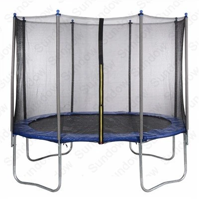 Ovalni trampolin sa sigurnosnom mrežom